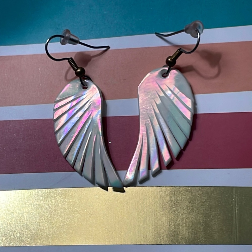 New White Iridescent Wing Earrings from Boutique (Never Worn) - Picture 2 of 4